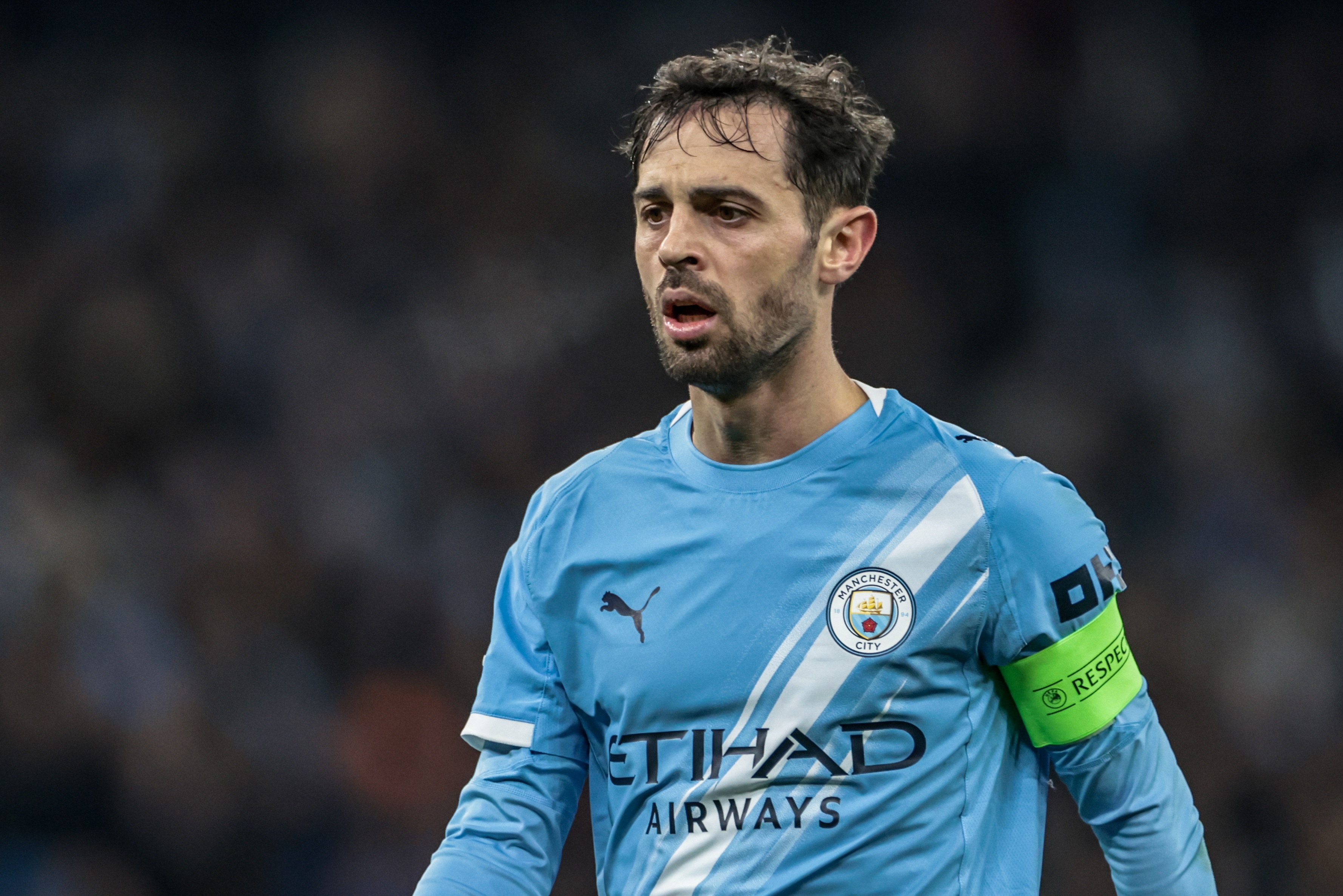 B席：如果让我踢中卫我也知道怎么做，渴望作为曼城队长捧起奖杯