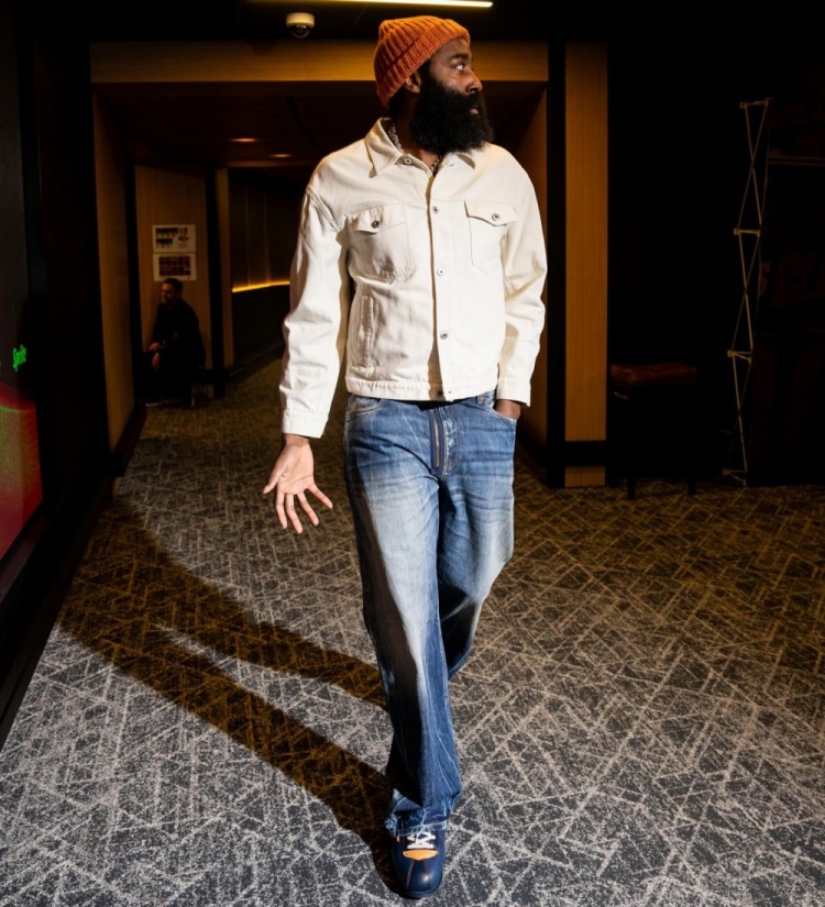 kaiyun-自转会骑士以来8胜1负！哈登晒近照：🗣️MOP 最杰出球员